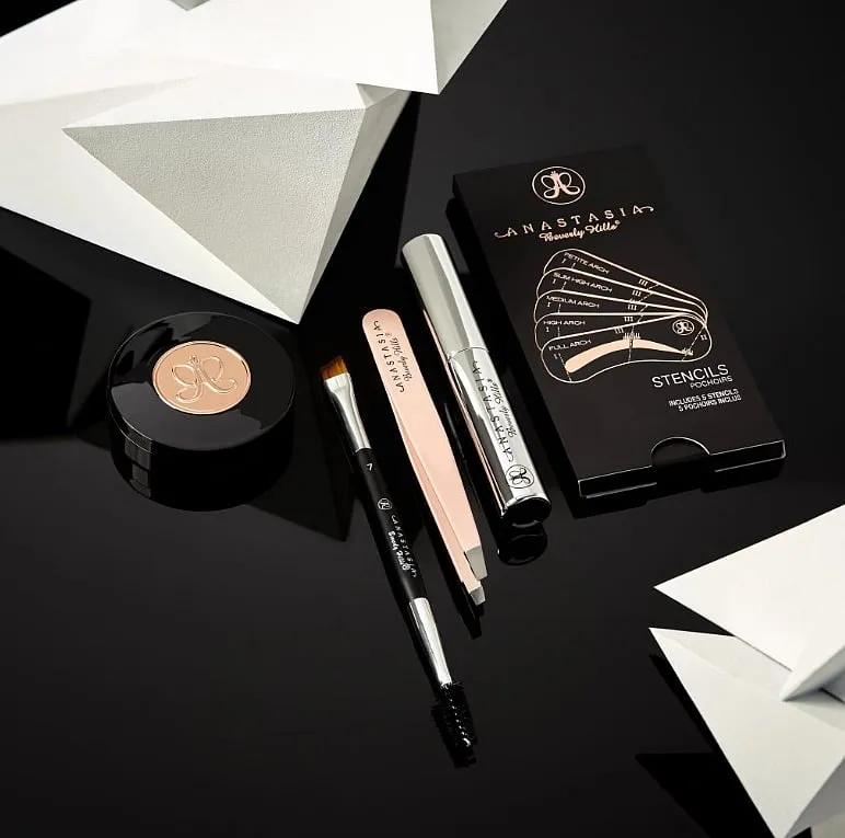 The most flattering eyebrow shape is always going to be one tailored to the individual’s bone structure, believes Anastasia Soare. Image: Instagram.com/anastasiabeverlyhills 