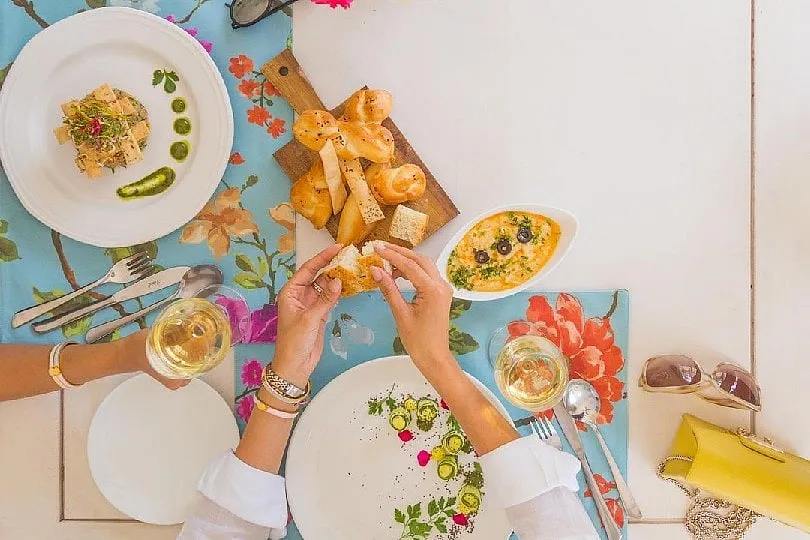 Shambhavi Gamph, who runs the little over 300-year-old Royal Heritage Haveli, says food is at the forefront of the many experiences their guests enjoy. Image: Instagram.com/royalheritagehaveli 