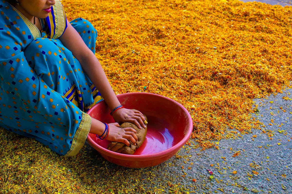 The volume of flowers in the country in terms of consumption is typically around eight million tonnes 
