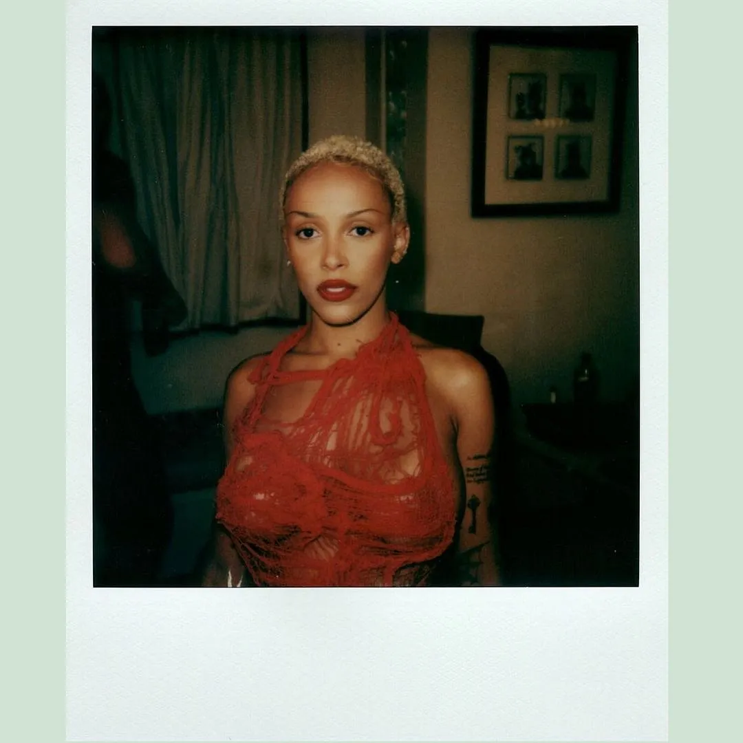 Singer Doja Cat recently got into a feud with her followers on social media, which her fans took offence to. Image: Instagram.com/dojacat 