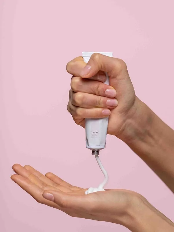 You can minimise the possibility of potential side effects by looking for products that are ‘non-comedogenic’ and ‘hypoallergenic’. Image: Pexels 