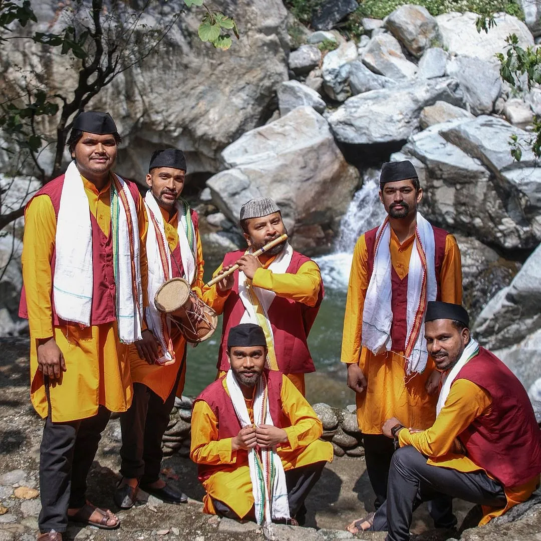 Amarrass’s roster today includes artists from Kumaon (Himali Mou), their “alter-egos”, the qawwals of Rehmat-e-Nusrat, among dozens others from various parts of North India 
