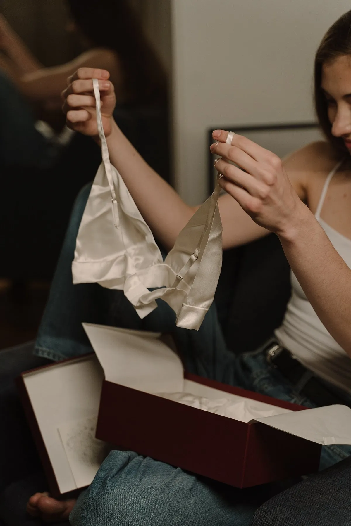 During ovulation, the increased level of estrogen will give you a sense of confidence, so you might be less likely to doubt your fashion choices and more swift in buying what you like. Image: Pexels 