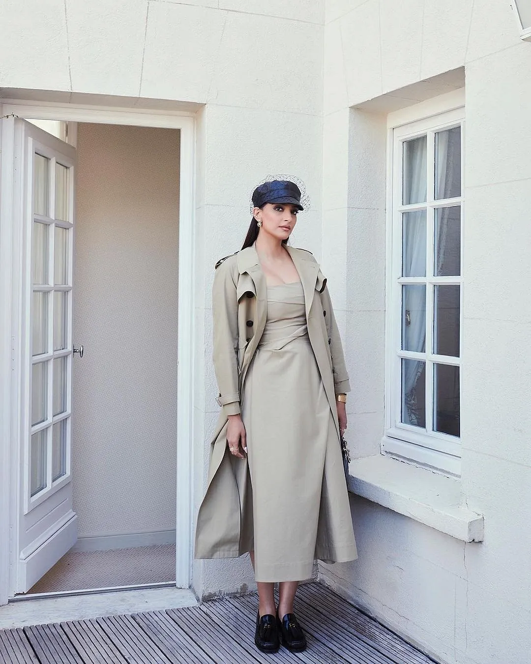 Understanding human behaviour might offer insights into why people quickly follow trends. Image: Instagram.com/sonamkapoor 