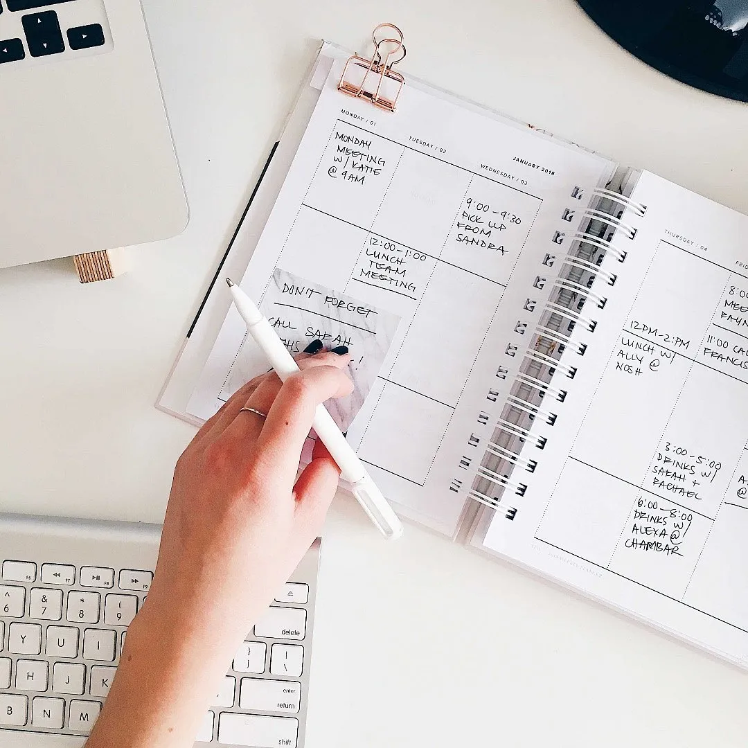 “A workaholic is likely to have a poor conception of work-life balance, is unable to take a break from work (out of choice and not due to monetary concerns), can feel excessive guilt and anxiety if they take a break and could be compulsively addicted to their work,” explains Hansika Kapoor. Image: Unsplash 