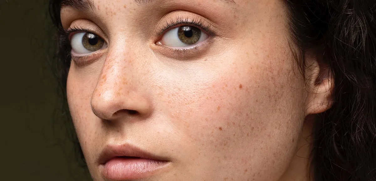 “The skincare principles applicable to all skin types, in general, include choosing a gentle, pH-balanced cleanser, a moisturising lotion to hydrate the skin, a broad-spectrum sunscreen and an antioxidant serum,” says Dr Madhuri Agarwal. Image: Freepik 