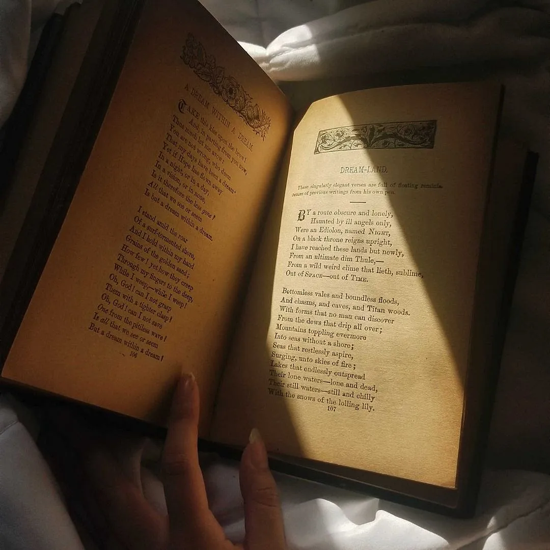 Diversity, however, is ignorantly considered antithetical to literary merit. The exclusion of Barbara Kingsolver, Zadie Smith, and Salman Rushdie from this year’s Booker longlist is a case in point. Image: Pexels 