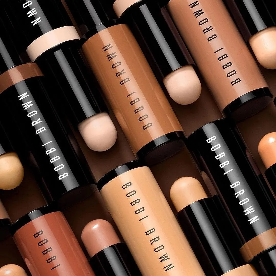 Skin Concealer Stick, Bobbi BrownIf you seek some coverage in your base make-up products but want them to look like second skin, this concealer stick from Bobbi Brown is a worthy candidate. The formulation is as creamy, blendable and buildable as it can get, offering the ease of spreading it even with your fingers. It’s pumped with coffee seed oil, vitamin E and kaolin clay for a de-puffing effect, moisture, and oil control respectively. The magnetic clasp and roll-up case make it travel-friendly. Use it as an eyelid primer, a concealer, foundation, spot corrector or even a brow bone brightener.Shop at Bobbibrown.inPriced at ₹ 3,100Image: Instagram.com/bobbibrownin 