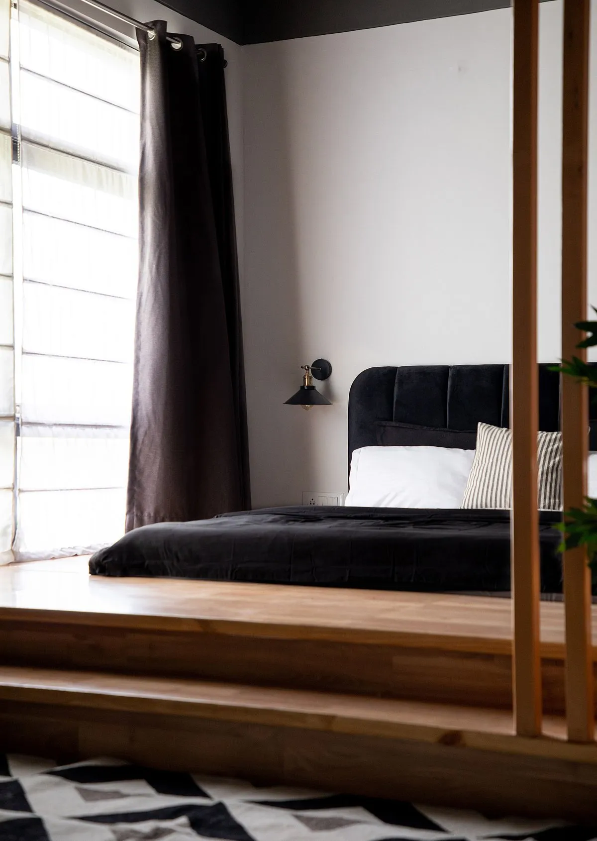 The wall behind the bedroom doubles as a chalkboard. Image: Avinash Shashni 