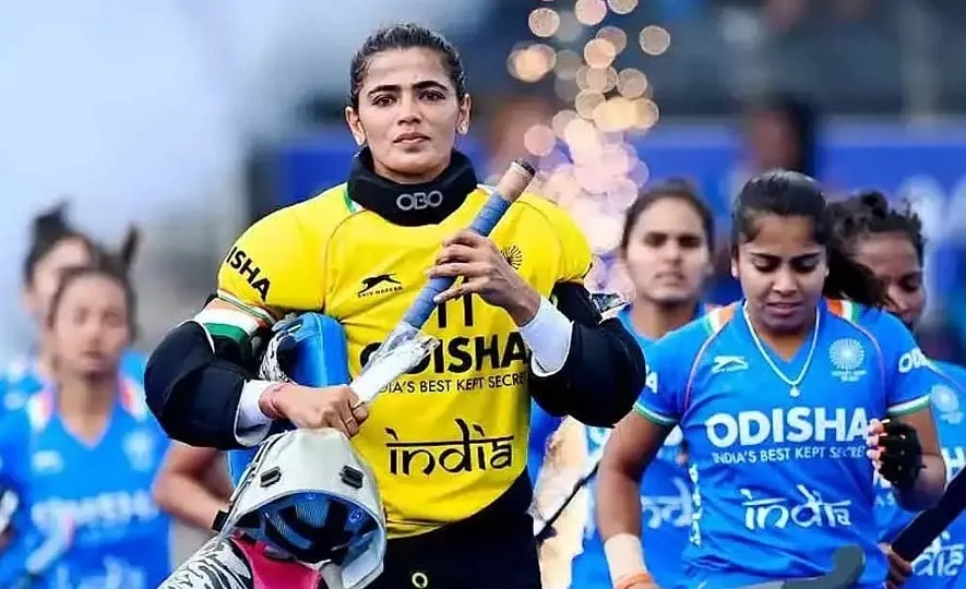 Back in 2012, Hockey India announced that men and women players on the national teams would be paid the same retainer fees. Image: hockeyindia.org 