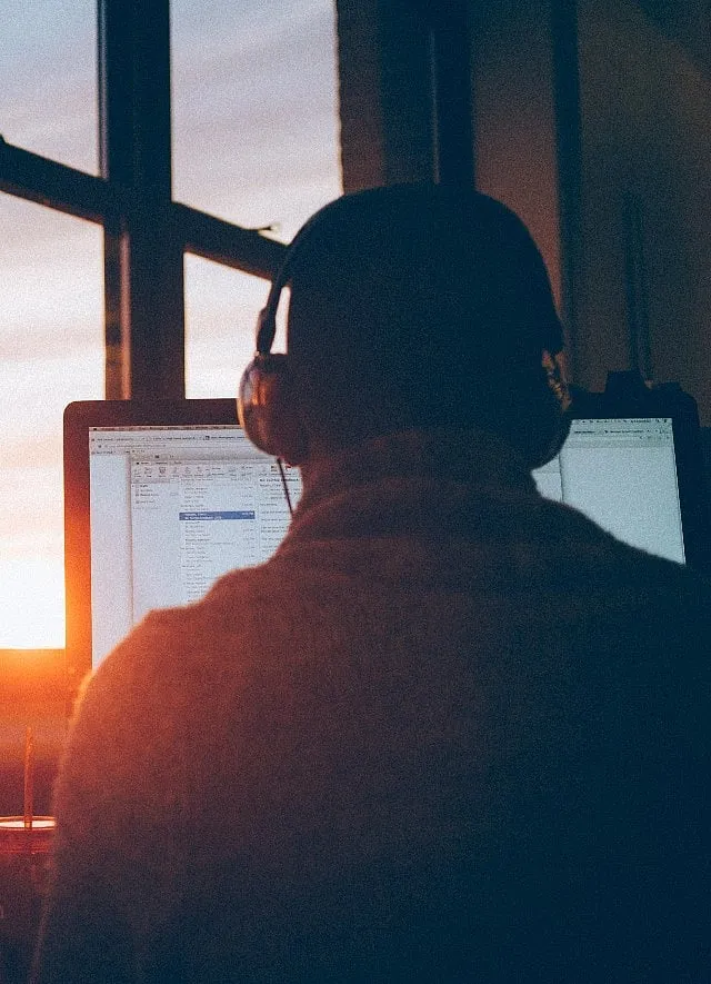 Most Gen Z want to split their time between their corporate abode and the cherished comforts of home. Image: Unsplash 