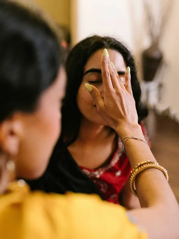 Besides existing mental health complications, what you’ve grown up seeing influences the way you perceive things—especially festivals—given that they share a deep-rooted connection with family and friends. Image: Pexels 