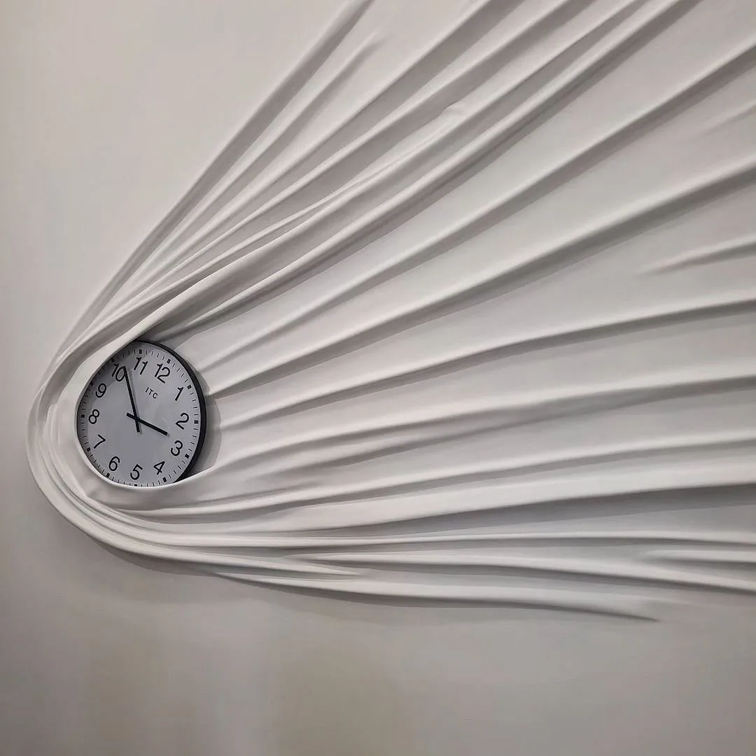Daniel Arsham Artworks With installations and objects that evoke a sense of modern-day mythology and archaeology, American interdisciplinary artist Daniel Arsham’s distinctive approach transforms familiar forms into weathered, petrified, or glitched-out artifacts.  