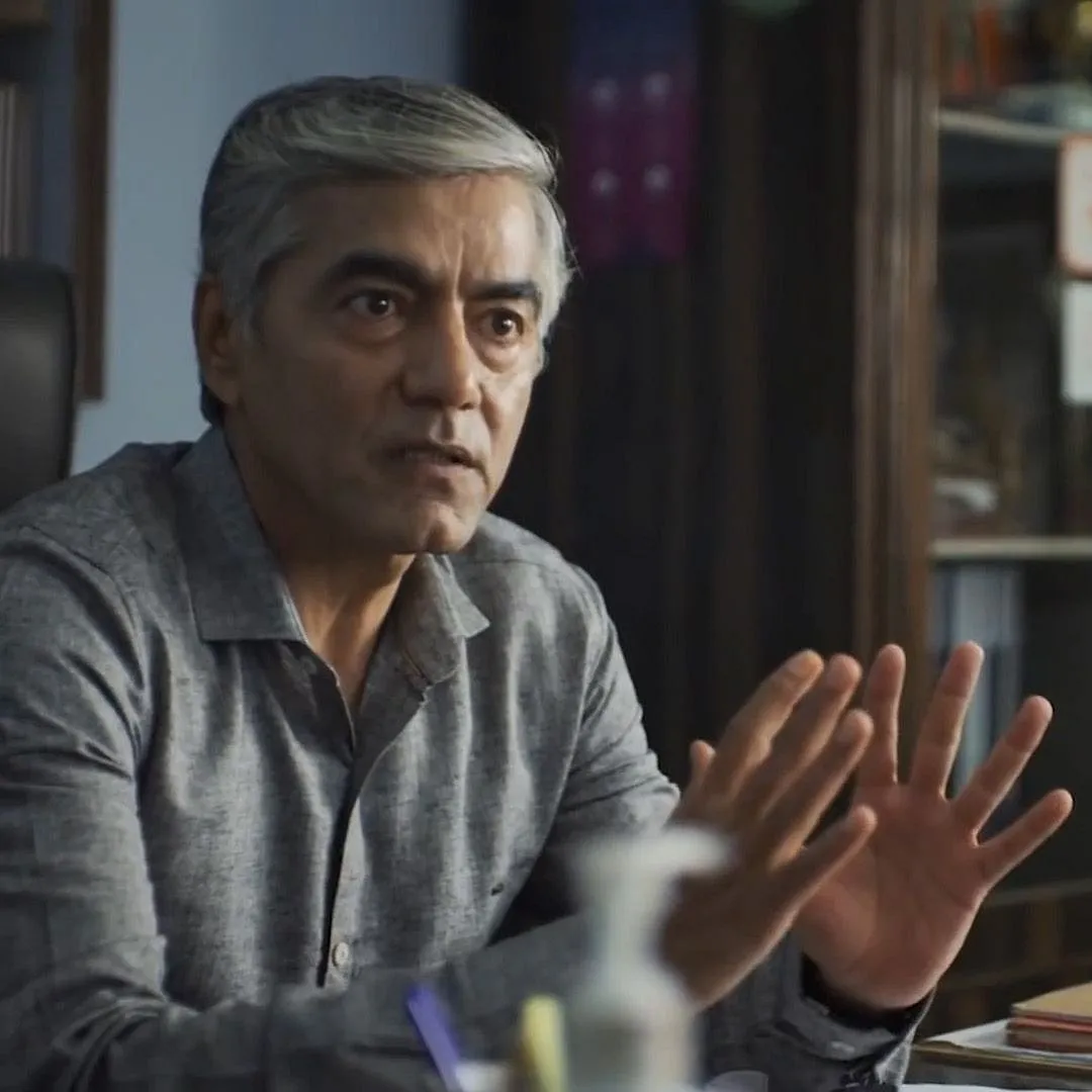 The late Asif Basra's character of a relationship counsellor in The Family Man has been portrayed as brash and insensitive towards his clients. Image: YouTube 