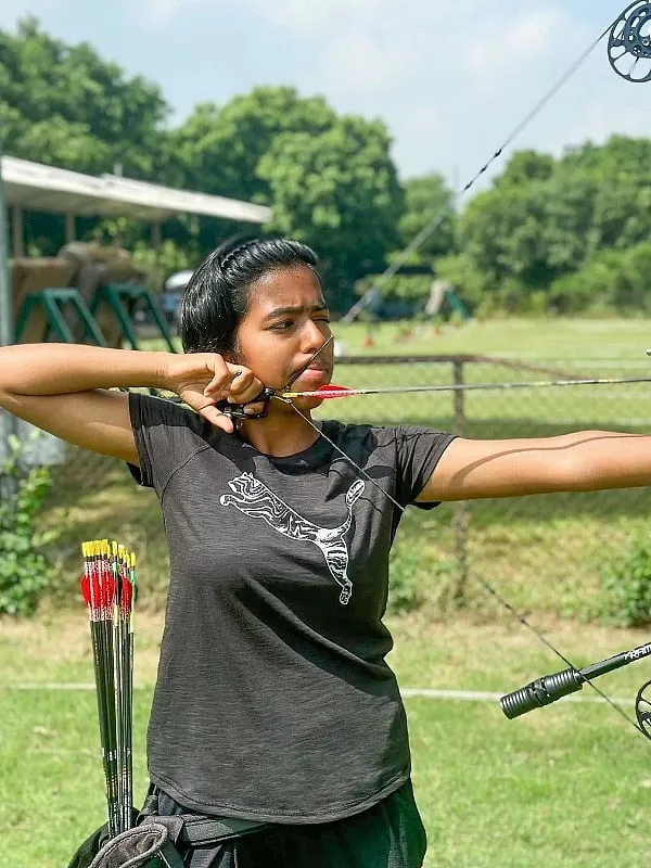 “It was because of my parents that I have guiltlessly been able to focus on my archery practice,” says Aditi Swami. Image: Instagram.com/archer_aditi 