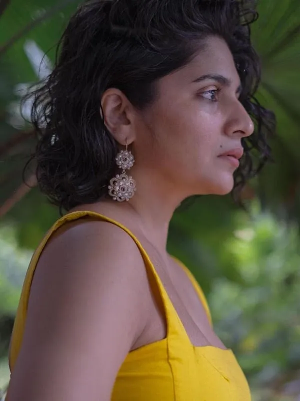 “Make-up sits better on the skin when iced before,” says Sandhya Shekar. Image: Instagram.com/sandhyashekar  
