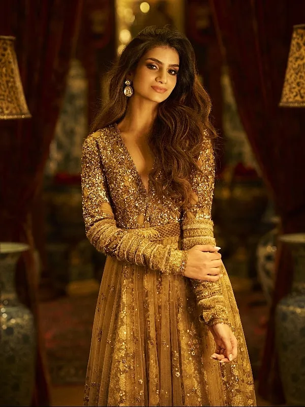 Advaitesha in Sabyasachi for the grand le Bal des Debutantes 