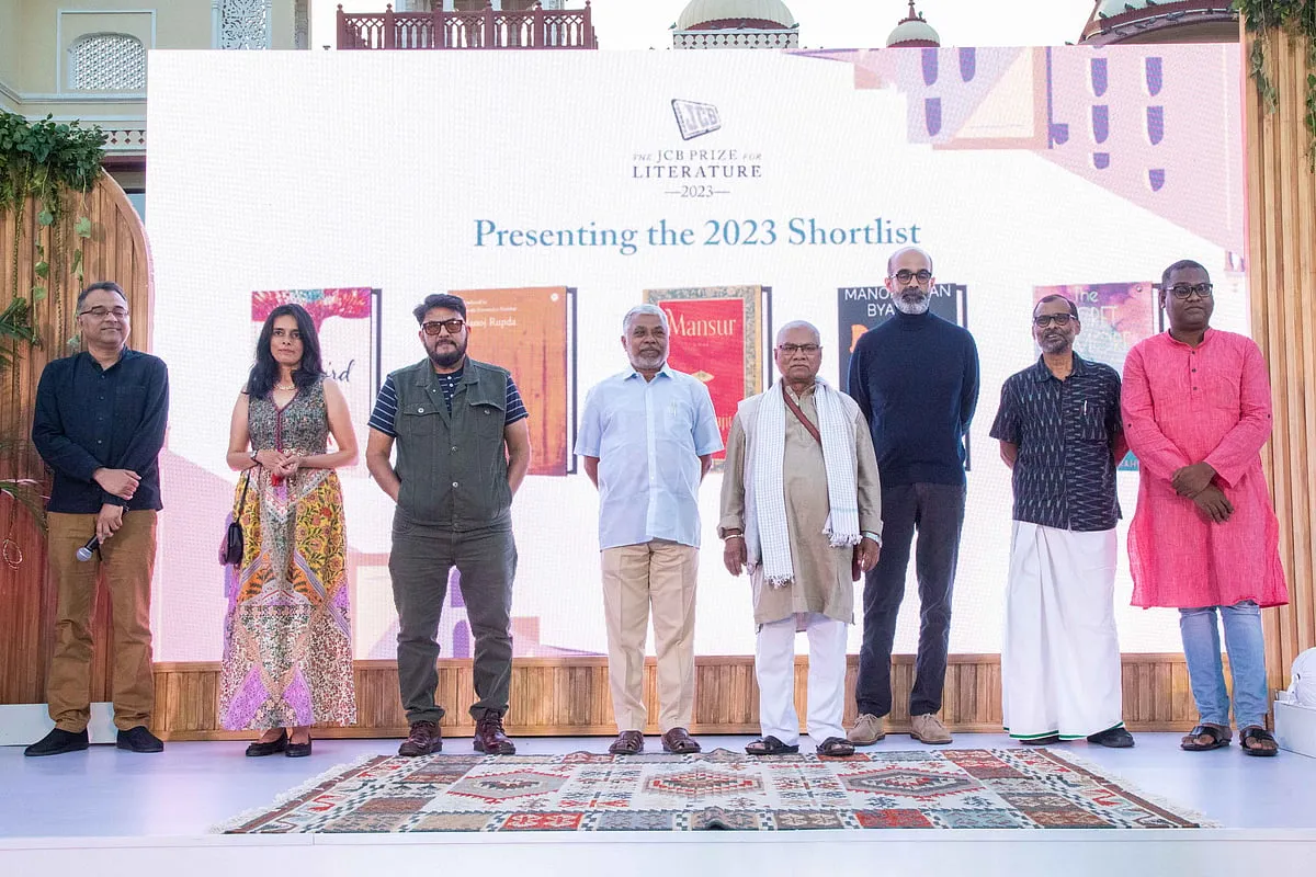 From left: Somak Ghoshal, Tejaswini Apte-Rahm, Manoj Rupda, Perumal Murugan, Manoranjan Byapari, Vikramajit Ram, V Ramaswamy, Hansda Sowvendra Shekhar 