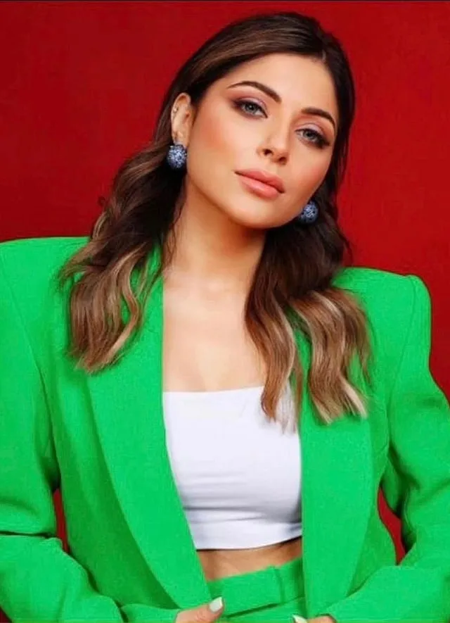 Kanika Kapoor is a widely liked and popular Indian singer 
