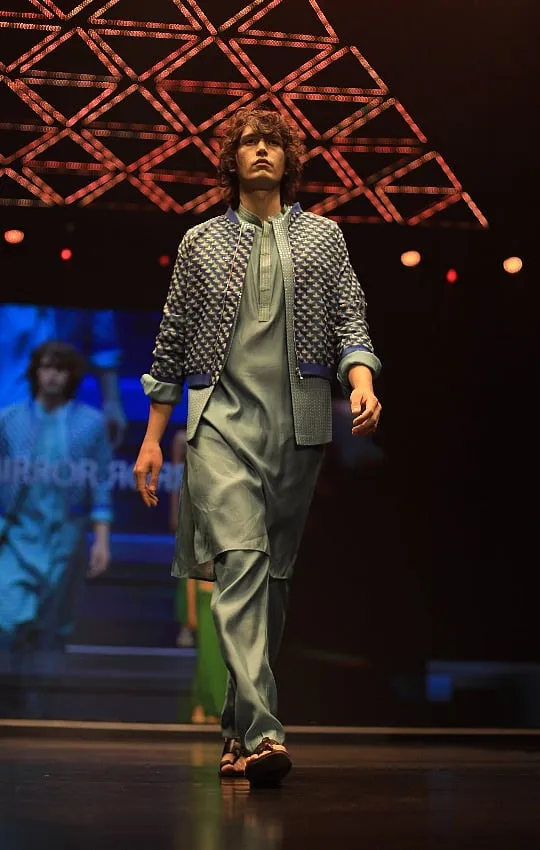 Mirror work was seen on many traditional outfits 