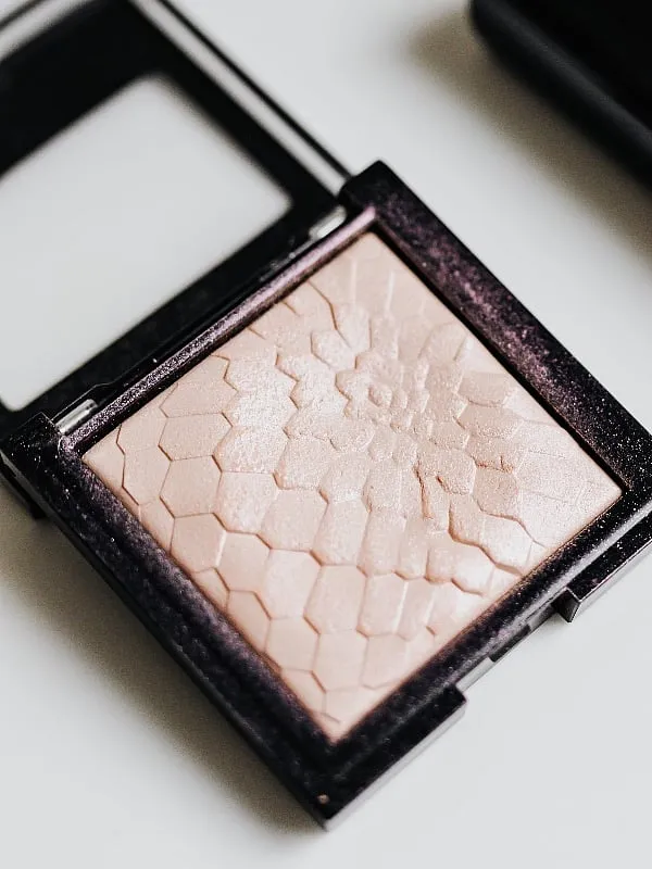 I’m happy using creamy and balmy highlighters that are more sheer, and not glittery, shares Mitesh Rajani. Image: Pexels 