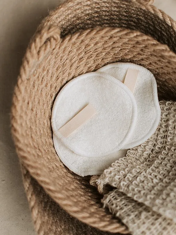 Reusable make-up removing towels, when dirty and improperly dried, harbour bacteria which, in turn, causes breakouts, cites Bianca Louzado. Image: Pexels 