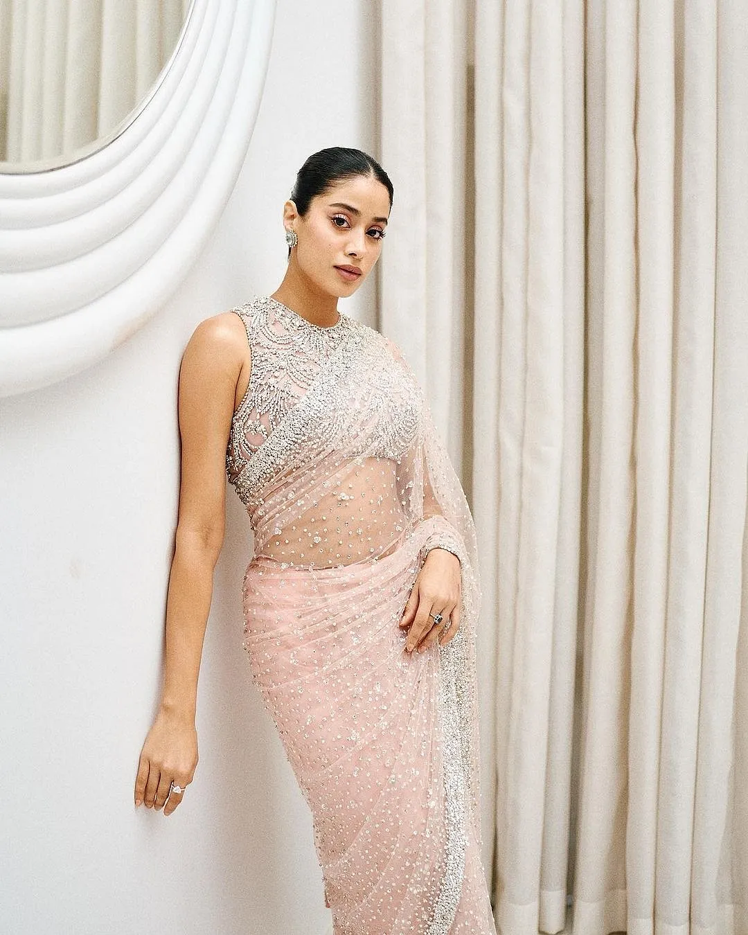 The link that sarees have to one’s childhood is perhaps incontestable. Image: Instagram.com/janhvikapoor 