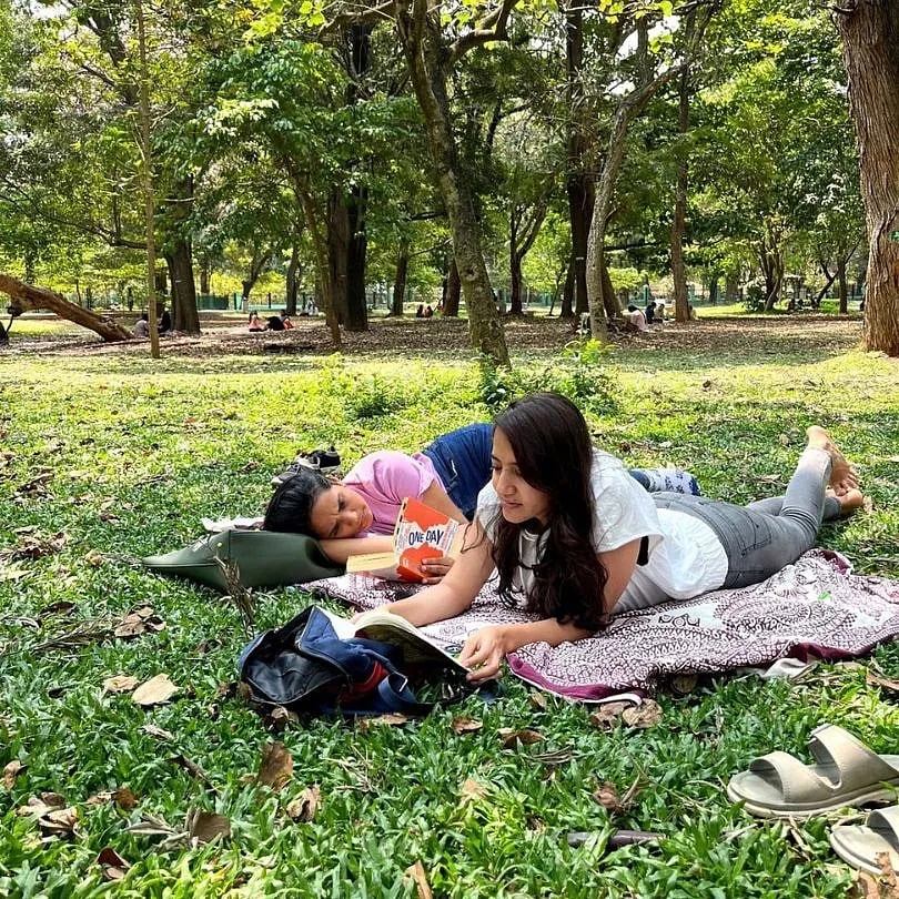 The burgeoning rise of book and reading clubs—both online and offline—can be especially beneficial to smaller towns. Image: Instagram.com/cubbonreads 