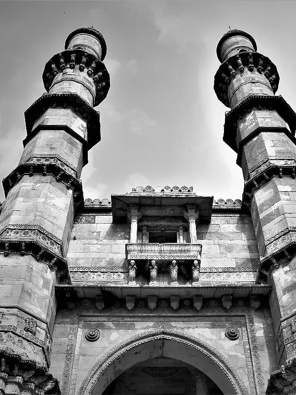The tradition of perfumery predates the Mughals and finds mentions in literature from the 2nd and 3rd centuries CE. Image: Pexels 