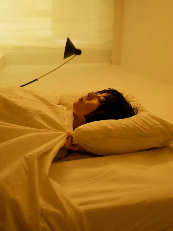 According to a  Wakefit report, over 58 per cent of Indians go to bed after 11.00 pm in 2024. Image: Pexels 