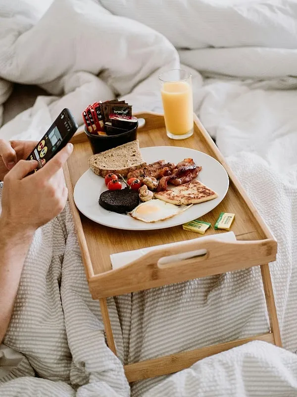 Humans are a social species; paradoxically, we are finding ourselves lonelier than ever before, especially in the world of social media. Image: Pexels 