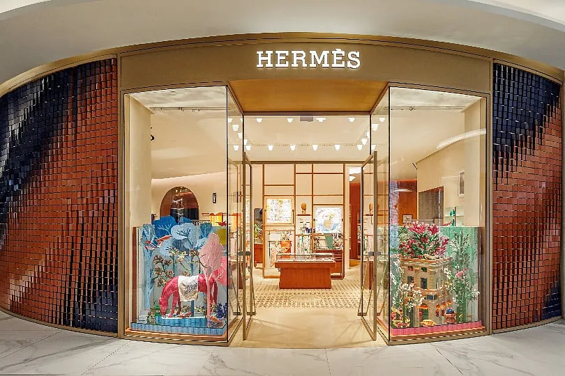 “When you look at the façade at this [Jio World Plaza] store, it is very colourful and very modern—the total opposite from the one at Horniman Circle, which has a more heritage expression,” says Festy. Similarly, even the product offerings in the two stores are different. Image: Six Ways to Sunday  