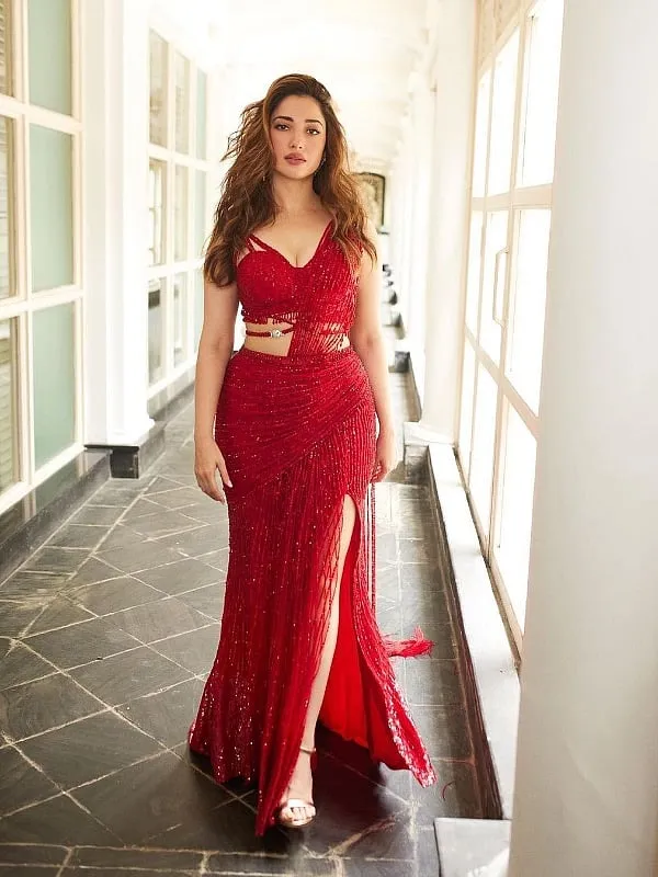 If you are looking for a statement piece, look no further than Falguni and Shane Peacock. Their A-list clientele includes Beyoncé, Priyanka Chopra, Kim Kardashian, and Janhvi Kapoor. Image: Instagram.com/falgunishanepeacock 