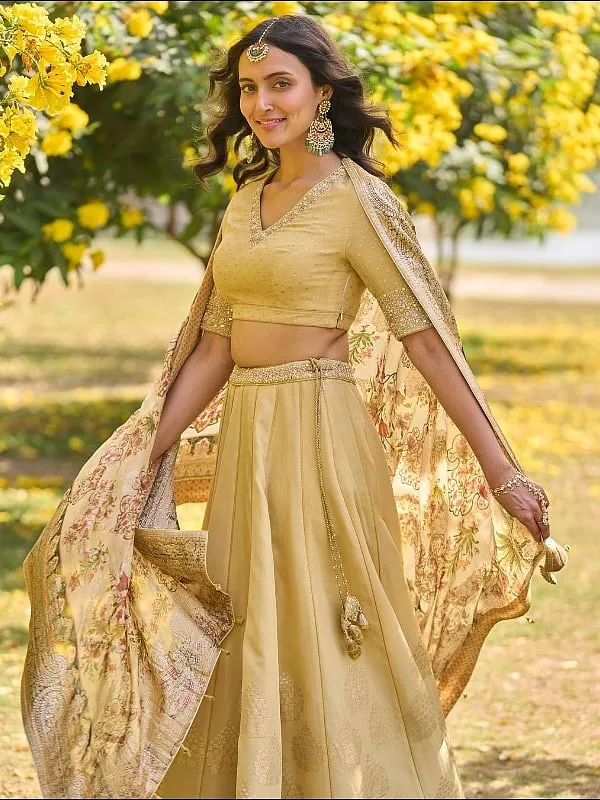 Saundh offers a bold take on tradition, creating summer staples for the style-conscious woman. Image: Instagram.com/saundhindia 