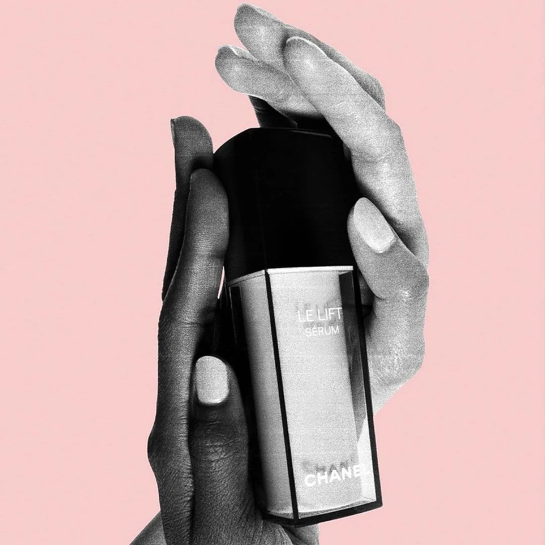 Le Lift Serum, Chanel BeautyA serum that primes, smoothes and softens the skin? Sounds like the best hydrating serum you could use right before applying your make-up. Le Lift Serum by Chanel Beauty does just that. Supercharged with sodium hyaluronate, glycerin, and adenosine along with antioxidants, this silky formula plumps and refreshes the skin, leaving it smoother for seamless make-up application. Image: Instagram.com/chanel.beauty 
