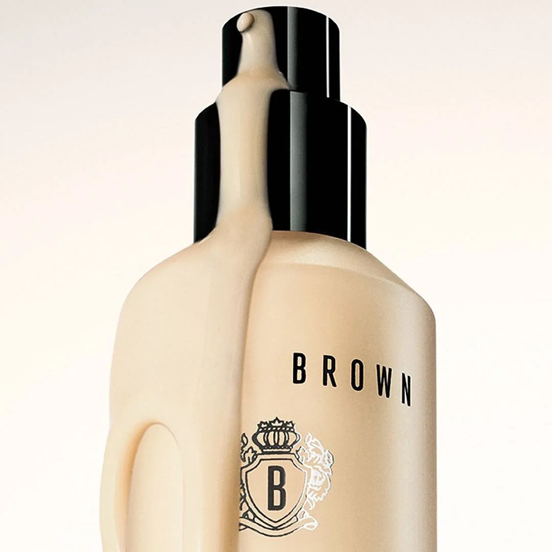 Vitamin Enriched Smoothing Serum, Bobbi BrownBobbi Brown recently added a hydrating serum to their cult Vitamin Enriched Face Base. Infused with apple and watermelon extracts, a complex of nourishing oils, plant extracts, panthenol, caffeine, niacinamide, and glycerin, this milky serum sits like a veil of sheen on the skin to mimic a glow sans any stickiness. The texture of this serum also allows make-up to adhere to it well.Image: Instagram.com/bobbibrownindia 