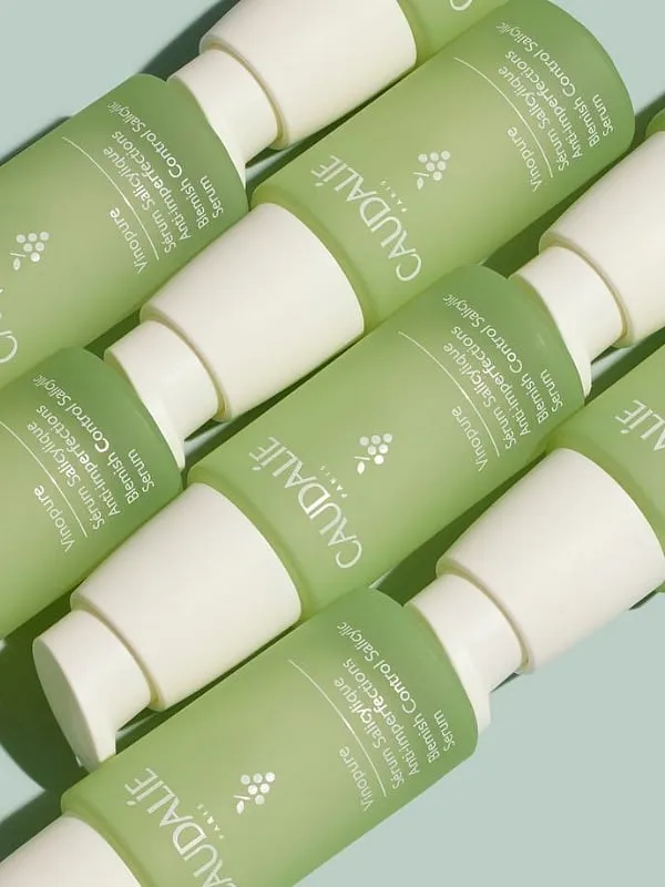 Caudalie Vinopure Blemish Control Salicylic Serum's formula combines the highest concentration of natural salicylic acid to unclog pores and fight blemishes 