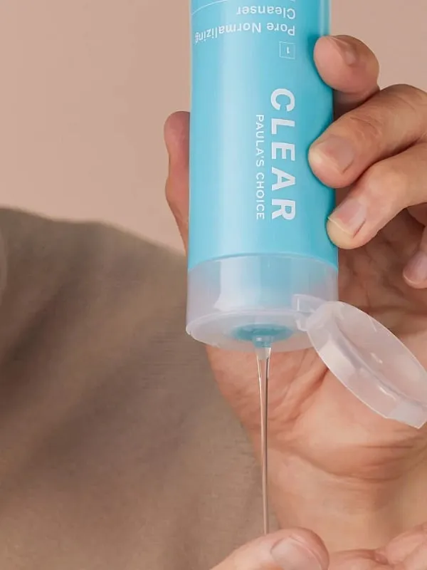Paula's Choice Pore Normalising Cleanser tackles blemishes, and removes excess oil, dead skin cells, and make-up, all while making your skin feel fresh and comfortable 