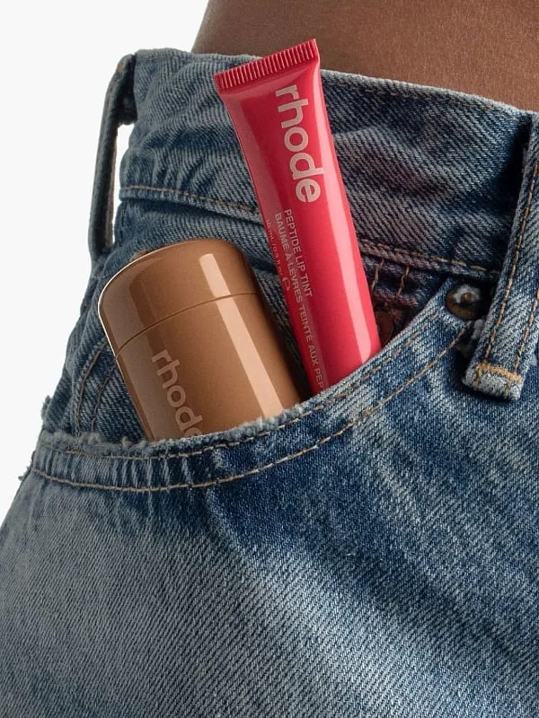 Hailey Bieber-owned Rhode's make-up drops have been dominating beauty trend charts, ever since they've been launched. Image: Instagram.com/rhode 