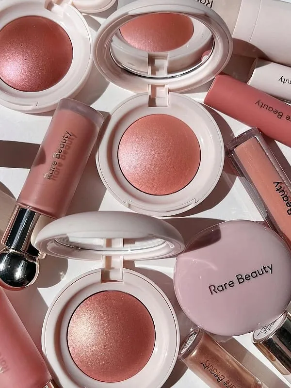 Soft Pinch Luminous Powder Blush from Rare Beauty. Image: Instagram.com/rarebeauty 
