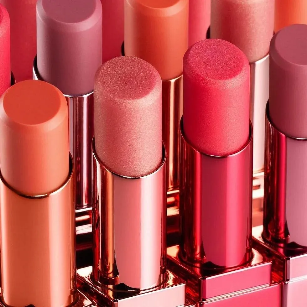 Afterglow Lip Balm, NARSA handbag essential for many beauty enthusiasts and make-up artists alike, the Afterglow Lip Balm combines a natural pop of colour with a high dose of moisture in a classic true-to-NARS metallic case. Available in over 10 shades, this lip balm’s formulation features coconut oil, jojoba oil, vitamin E, and gardenia oil that provide lasting softness. Plus, there’s a barely-there shine that these deliver too. Image: Instagram.com/narsbrownthomasgalway 