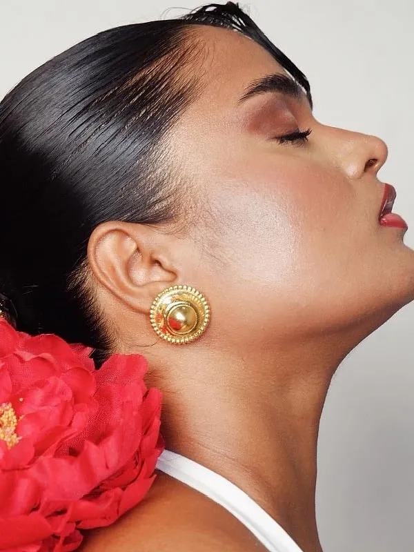 From teachers prohibiting me from playing outside to relatives asking my mother to fix my complexion, I began to feel inferior to others, says Tanya Gupta. Image: Instagram.com/tanyaguptaofficial 
