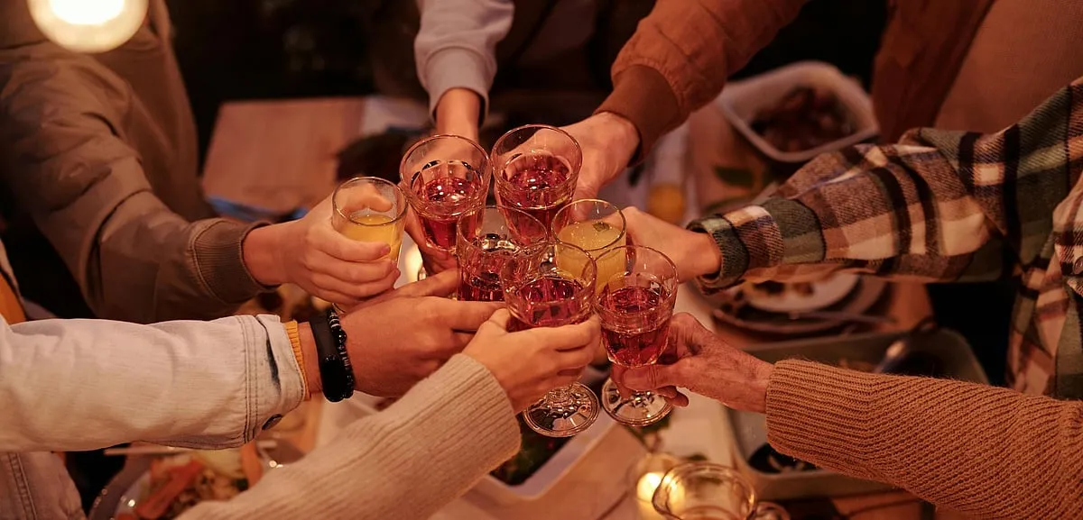 The mixers are organised at bars or lounges conducive to conversation, with minimal background noise. Image: Pexels 