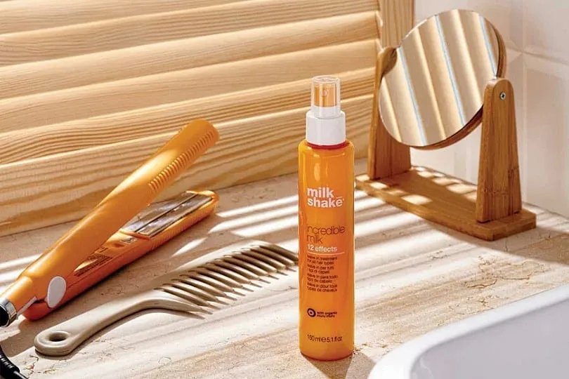 This intensive hair spray by Milk Shake contains muru muru butter, mango extract, papaya extract, and blueberry extract. Image: @MilkshakeUSA 