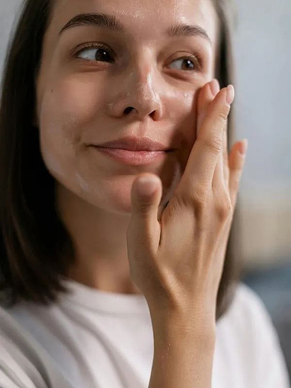 Regardless of which skincare products you use in the night, do not expect overnight improvement. A consistent night routine will lead to gradual benefits. Image: Pexels 