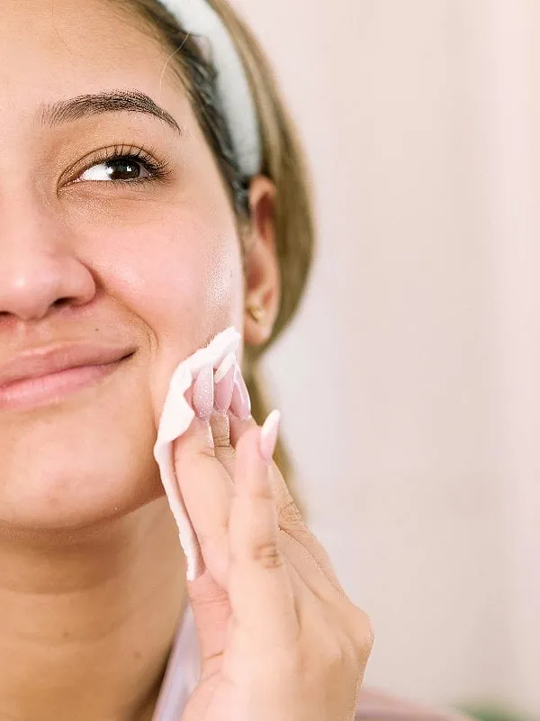 Depending on your skin type, double cleansing may be needed to wash off impurities thoroughly. Even if you do not use makeup, cleansing with a balm or oil-based cleanser will help with washing off the sunscreen you have applied throughout the day. Image: Unsplash 