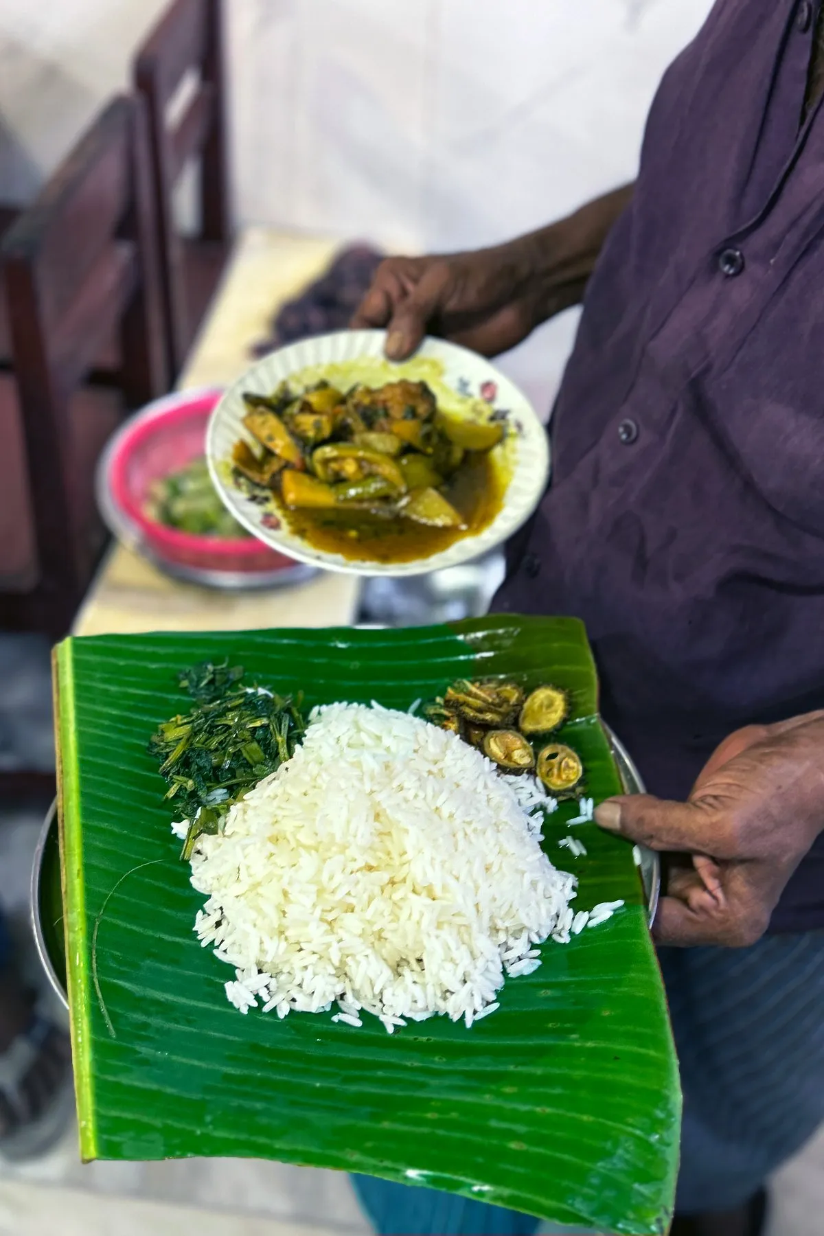 A hit among local vendors, businessmen and traders, Jagannath Hotel starts buzzing by 11 o’clock in the morning—nearly two hours before the usual lunchtime in the city. Image: The Established 