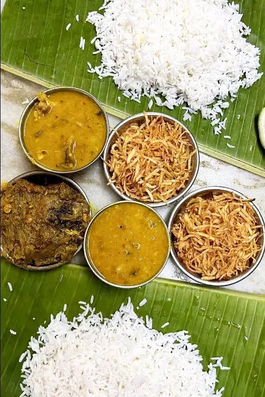 Pice Hotels continue to serve traditional Bengali food on banana leaves, originally priced at just a paisa. Image: 