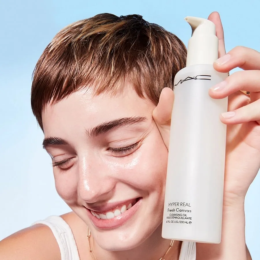Hyper Real Fresh Canvas Cleansing Oil, M.A.C. CosmeticsMade by a make-up house for the make-up wearer, this cleansing oil from M.A.C. Cosmetics dissipates every bit of gunk on your skin by the end of the day. With Japanese Peony extract, Tsubaki (a type of Camellia flower), jojoba and sunflower seed oils as well as Vitamin E, this cleanser barely takes any time to diffuse all the make-up. The orange-y scent is a plus.  Image: Instagram.com/maccosmeticsindia 