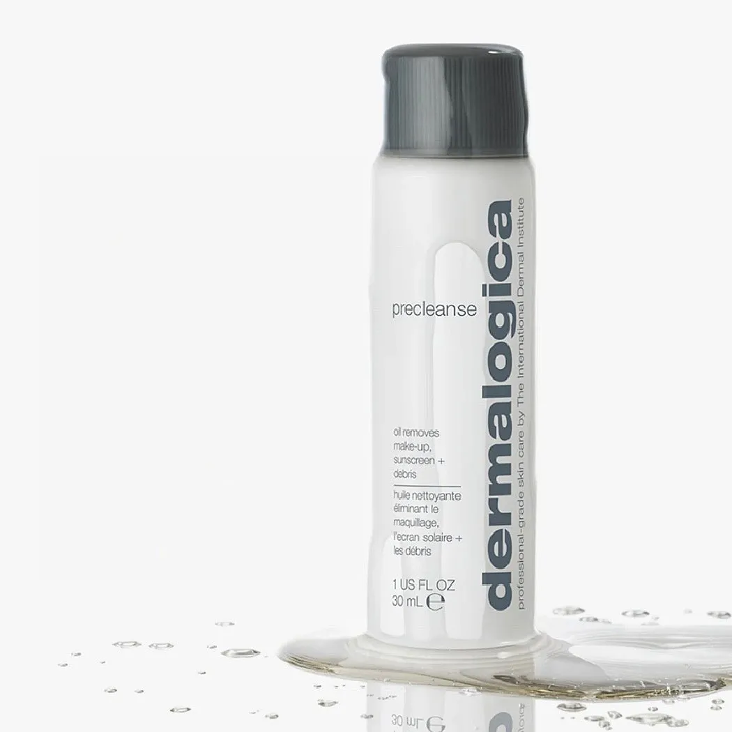 Precleanse, DermalogicaYou can trust Dermalogica’s award-winning oil-based make-up remover to cleanse your skin effectively without requiring too much product. Enriched with ingredients like apricot kernel oil, sunflower seed oil, tomato extract, safflower seed oil, grapefruit peel oil, and many others, this citrus-scented cleansing oil doesn’t clog the pores even slightly, despite being a powerhouse of fatty acids.Image: www.dermalogica.com 